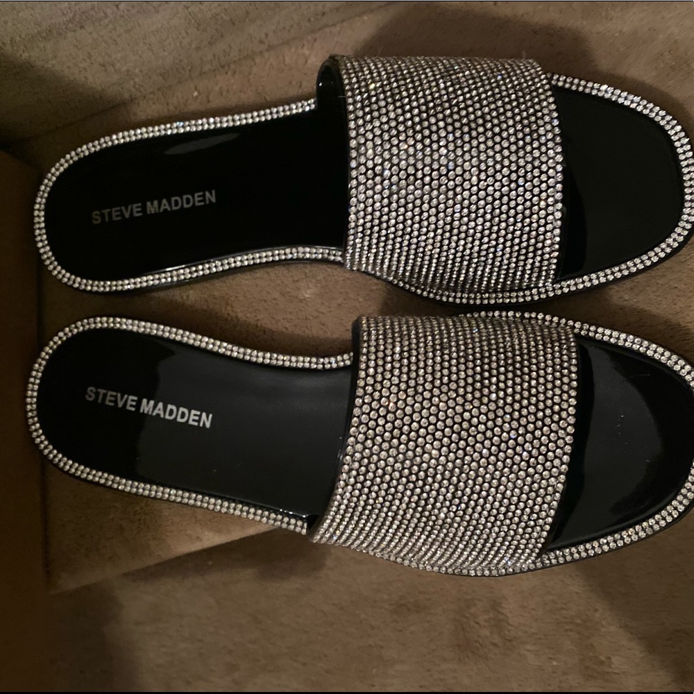 Steve Madden crystal sandals size 7 (NEW)